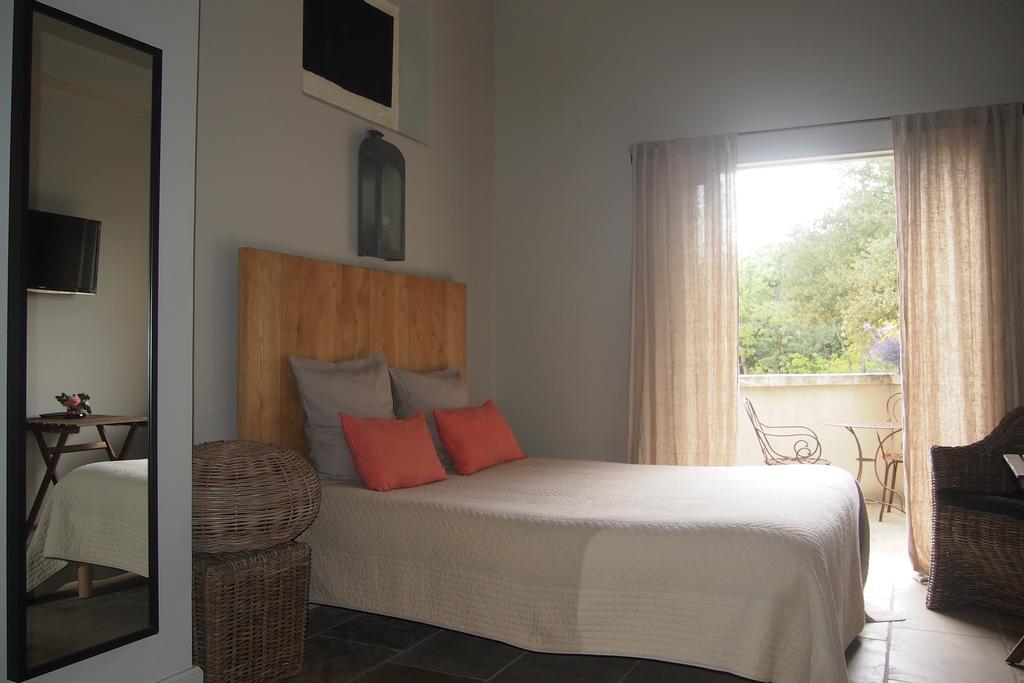 La Maison Des Collines Hotel Allemagne-en-Provence Room photo